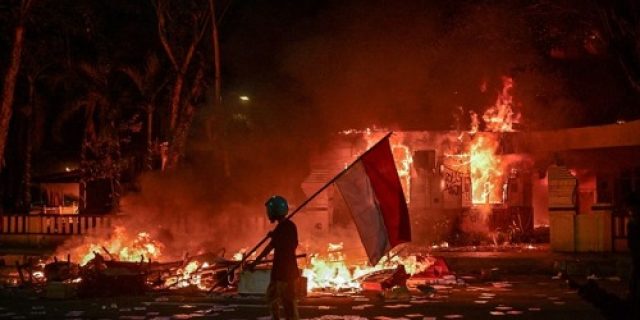 Api Diujung Agustus (Seri 2) – Operasi Catur Putih Api Diujung Agustus (Seri 2) – Operasi Catur Putih