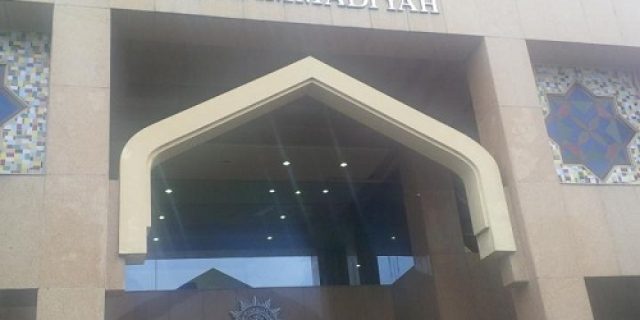 Pak AR, Pak Karno, Pak Harto, dan Muhammadiyah Pak AR, Pak Karno, Pak Harto, dan Muhammadiyah