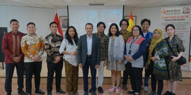 Mahasiswa Indonesia di Spanyol Bergerak Mahasiswa Indonesia di Spanyol Bergerak