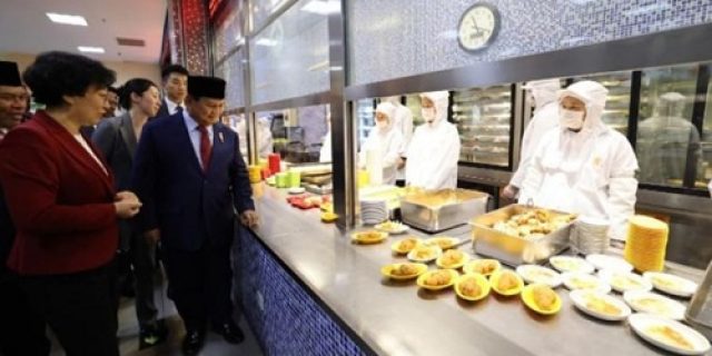 Di Tempat Saya Satu Bungkus Nasi Rp 5.000,-