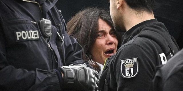 Aktivis pro-Palestina mengecam kekerasan yang dilakukan polisi Jerman