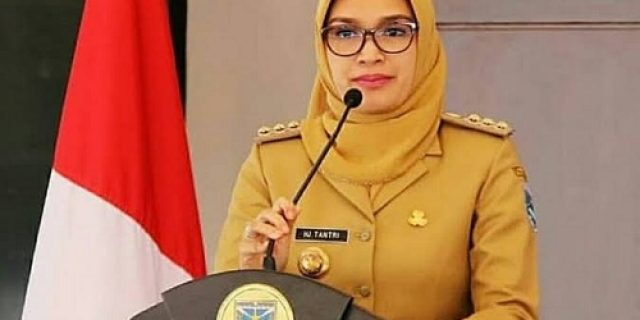 Bupati Probolinggo Puput Tantriana Sari, Terjaring OTT KPK Bersama Suami Hasan Aminudin Anggota DPR RI Fraksi Nasdem