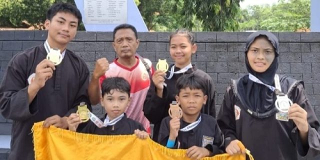 Atlet PSHT Cabang Gunungkidul Pusat Madiun Sabet 3 Emas Atlet PSHT Cabang Gunungkidul Pusat Madiun Sabet 3 Emas