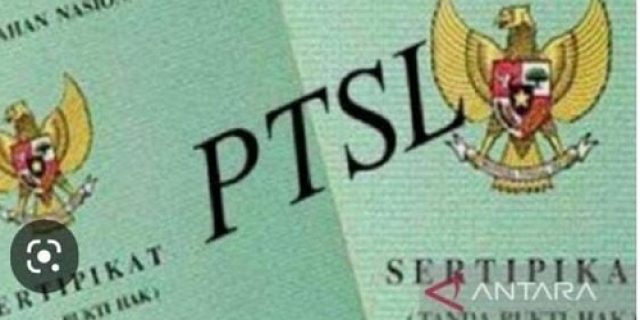 Ada Apa Panitia PTSL Desa Bandung Betet Tidak Hiraukan SKB Tiga Menteri dan Perbub