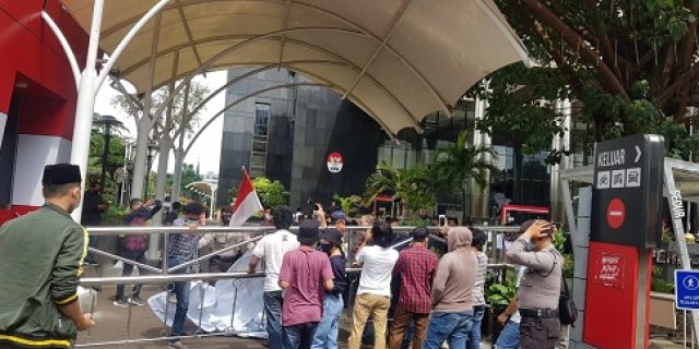 KPK Didesak Untuk Selidiki Kerugian Negara Pada Kasus Ekspor Fiktif Salah Satu BUMD Jawa Timur