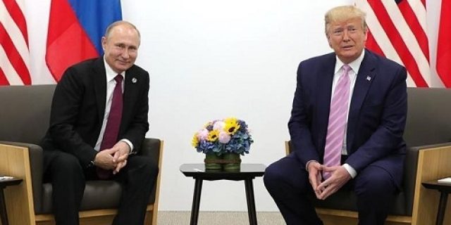 Kremlin mengatakan Putin, Trump akan berbicara melalui telepon pada hari Selasa