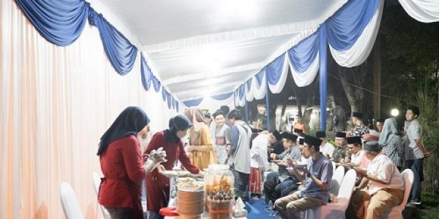 IKA ITS Jatim Beri Santunan 1000 Anak Yatim & Berdayakan UMKM