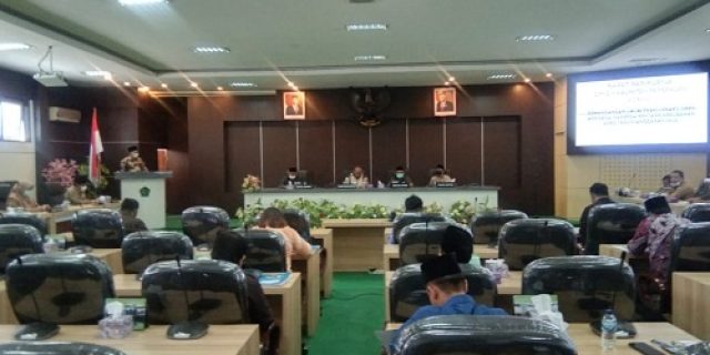 Paripurna Pemandangan Umum Fraksi-Fraksi DPRD Mengenai Raperda Tentang P-APBD TA 2020