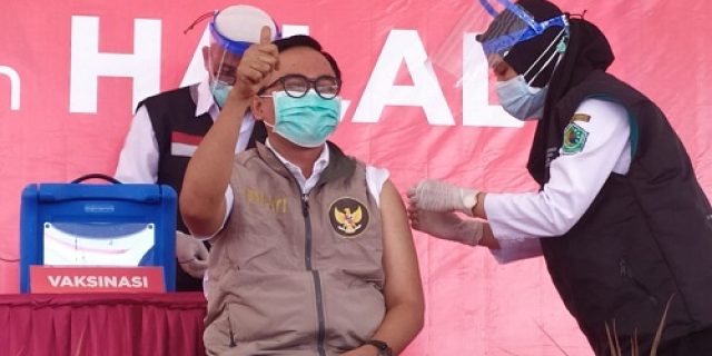 Bupati Pamekasan Terima Vaksin Covid 19 Dosis Kedua
