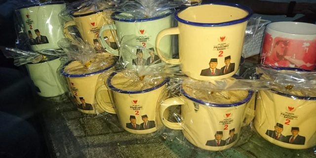 Relawan Pascal ITS Akan Bagi Souvenir Cantik Saat Nobar Debat Capres ke-2