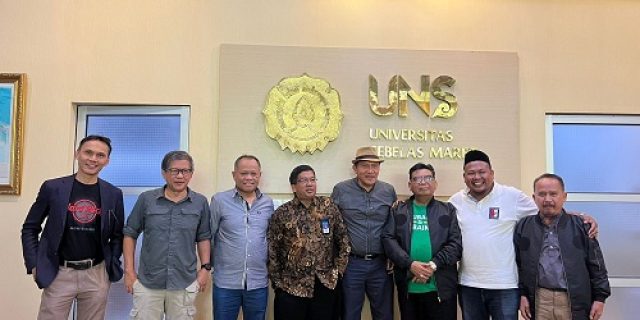 Quo Vadis Demokrasi: Kolaborasi Sekber KIB Bersama Senat Mahasiswa UNS di Solo Quo Vadis Demokrasi: Kolaborasi Sekber KIB Bersama Senat Mahasiswa UNS di Solo