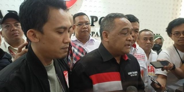 Relawan Jokowi Laporkan Rocky Gerung Dugaan Hina Jokowi, Ahli Pidana: Itu Laporan Salah Arah Relawan Jokowi Laporkan Rocky Gerung Dugaan Hina Jokowi, Ahli Pidana: Itu Laporan Salah Arah