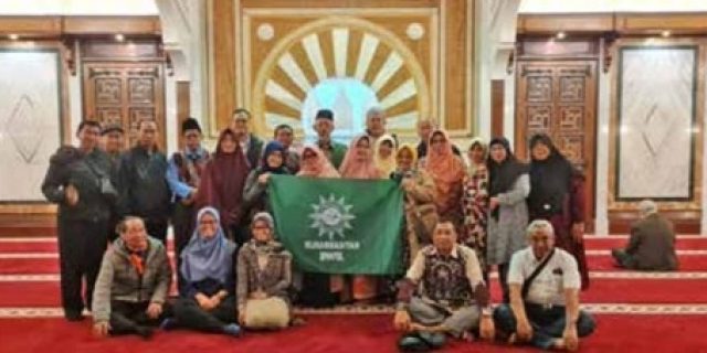 Rihlah Peradaban, Perjalanan Penuh Makna Di Turki Dan Spanyol (Seri-20): Shalat di Masjid Jami’ Granada