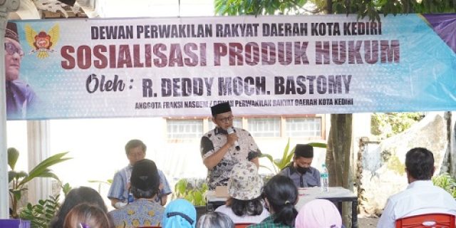Anggota DPRD Kota Kediri Gandeng Tokoh Masyarakat Untuk Sosialisasikan Produk Hukum.