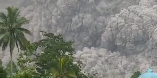 Aksi Kemanusiaan YRKI Jatim-Kilab Lumajang: Duka Semeru Duka Kita Semua