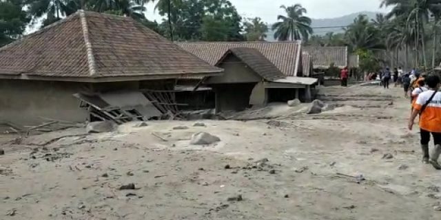 Kisah Haru Korban Semeru : Rumini, Berpelukan Menjemput Ajal Bersama Ibunya