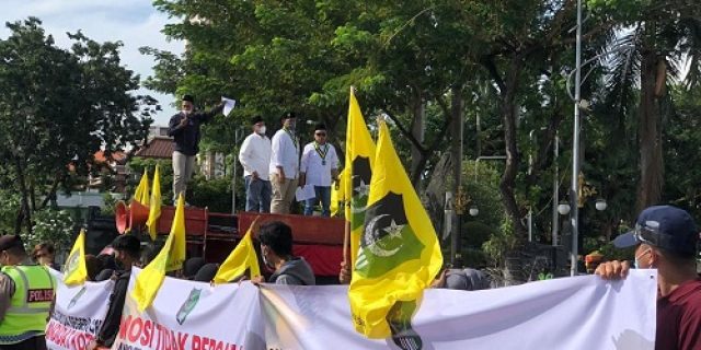 Jokowi, Oligarki, dan Arus Balik Perlawanan Umat Islam Indonesia Jokowi, Oligarki, dan Arus Balik Perlawanan Umat Islam Indonesia