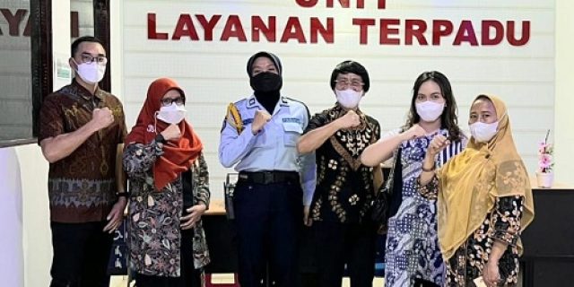 Kak Seto Temui AV Ibu Yang Melahirkan di Rutan Perempuan Sidoarjo