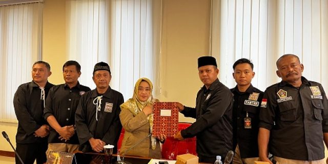PSHT Cabang Gunungkidul Pusat Madiun Audensi Dengan Ketua DPRD PSHT Cabang Gunungkidul Pusat Madiun Audensi Dengan Ketua DPRD