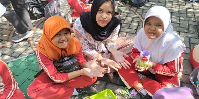 Siswi SMA Negeri 1 Sidoarjo, Chika Alifia Wijaya, Terpilih Menjadi Awardee Asian Girls in Actions Project 2024 Siswi SMA Negeri 1 Sidoarjo, Chika Alifia Wijaya, Terpilih Menjadi Awardee Asian Girls in Actions Project 2024