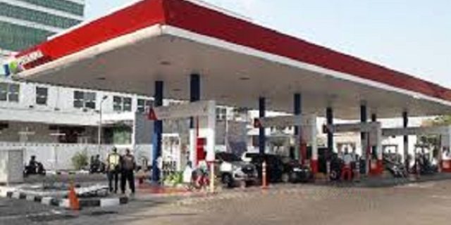 Gila, Pertamina Jual BBM Ke Industri Rp 5.100, Jual Ke Rakyat Rp 6.450