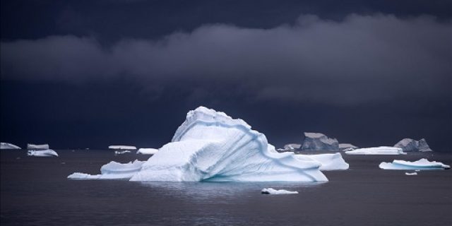 Sungai atmosfer memicu rekor suhu, pencairan gletser di Antartika