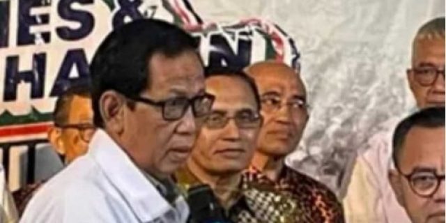 Indonesia : Kembali Ke UUD 1945 Atau Bubar