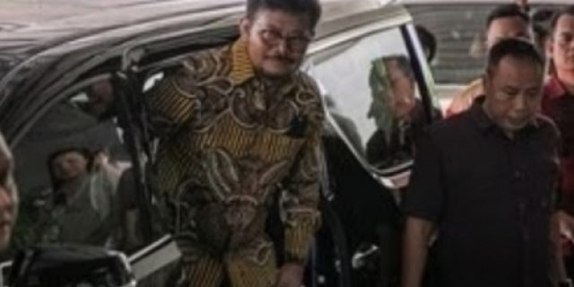 Mengejutkan, Menteri Pertanian SYL Tiba-Tiba Muncul: “Saya Akan Menyelesaikan Semua Prosesnya”