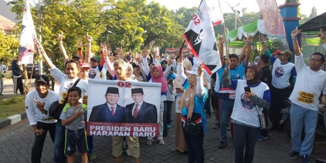 Senam 2 Jari Dan Jalan Sehat Di Sidoarjo Dibanjiri Pengunjung