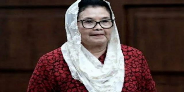 Perempuan Pemberani Itu, Bernama Siti Fadilah Supari