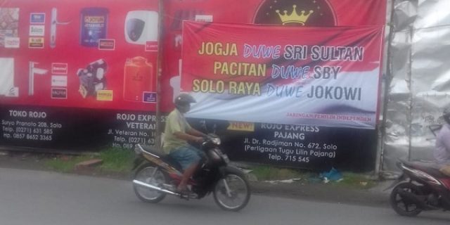 Di hari tenang muncul spanduk berbau kampanye 01 di Solo