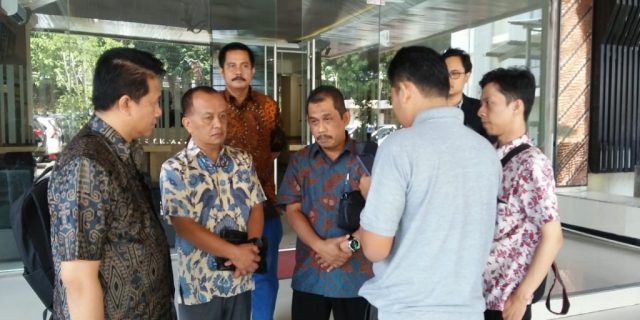 Prof. Suteki Melawan, Adukan Rektor Undip Ke Polda Jateng