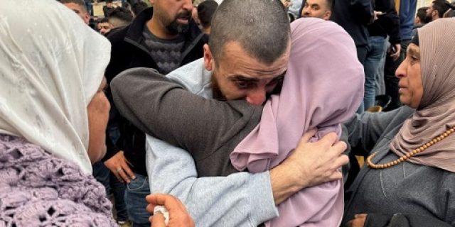 Empat tentara Israel dan 200 warga Palestina dibebaskan berdasarkan kesepakatan gencatan senjata Gaza