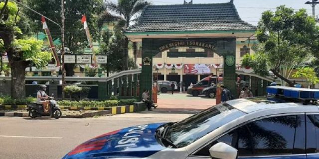 Luhut Kunjunagi Vaksinasi di Solo, Taufiq : Jangan Kunjungan Politis Luhut Kunjunagi Vaksinasi di Solo, Taufiq : Jangan Kunjungan Politis