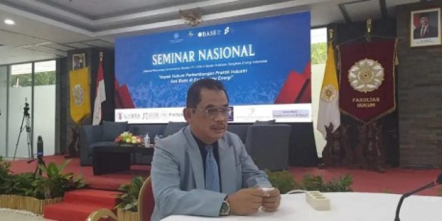 Ahli Hukum Muhammad Taufiq memberikan pandangan hukum dalam seminar “Aspek Hukum Perkembangan Praktik Industri Gas Bumi di Era Transisi Energi”.