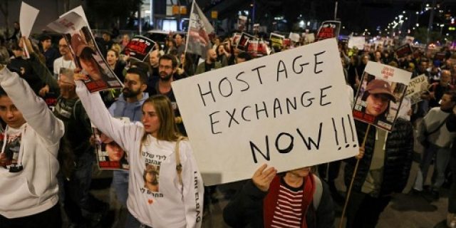 Hamas mengklaim dua tawanan Israel tewas dalam serangan udara di Gaza Hamas mengklaim dua tawanan Israel tewas dalam serangan udara di Gaza