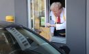 Mantan Presiden Trump Bekerja Di McDonald