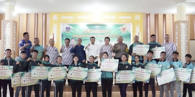 Pemko Tebingtinggi Berikan Penghargaan dan Uang Saku Kepada Pelatih dan Atlit Pelatda PON XXI  Aceh-Sumut 2024