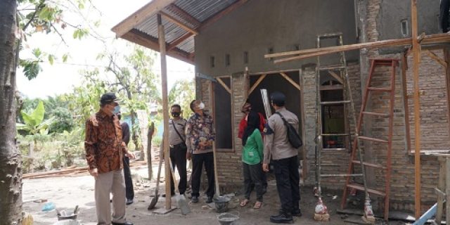 Walikota Tebingtinggi Tinjau Bedah Rumah Taruna Latsitardanus Ke-41 Tahun 2021