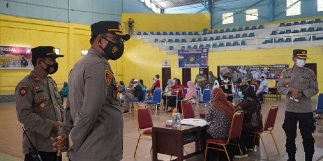 HUT Bhayangkara ke -75 Polres Tebingtinggi gelar percepatan vaksinasi massal HUT Bhayangkara ke -75 Polres Tebingtinggi gelar percepatan vaksinasi massal