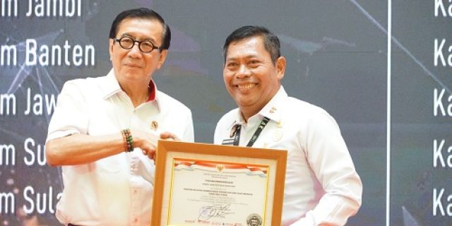 KanwiKemenkumham Sumut Raih Predikat Wilayah Bebas Korupsi (WBK) Tahu 2023 Dari Kemenkumham Yasona H Laoly KanwiKemenkumham Sumut Raih Predikat Wilayah Bebas Korupsi (WBK) Tahu 2023 Dari Kemenkumham Yasona H Laoly