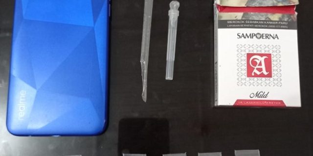 Tunggu pembeli, pengedar narkoba diciduk polisi