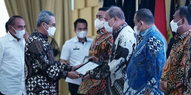 Pemko Tebingtinggi Terima Penghargaan Sertifikat Tanah Pemda Terbanyak Dari KPK Tahun 2022
