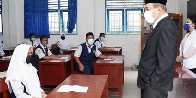 Walikota Tebingtinggi Bersama Forkopimda Tinjau Pelaksanaan Vaksinasi Sinovac Bagi Pelajar