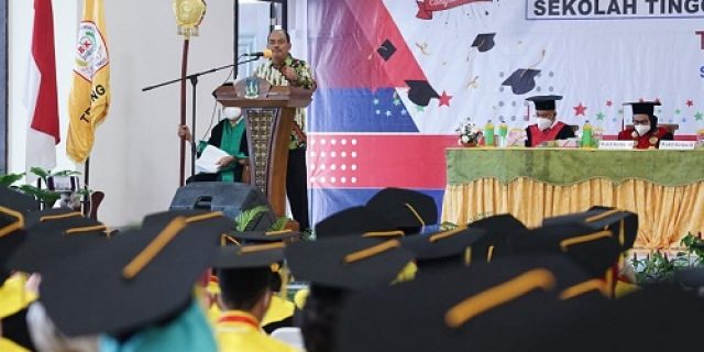 Wisuda STIE Bina Karya, Walikota Tebingtinggi : Sarjana Harus Berinovasi Bangun Perekonomian Masyarakat