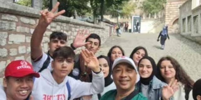 Rihlah Peradaban,Perjalanan Penuh Makna Di Turki Dan Spanyol (Seri-2): Merasakan Kebesaran Allah di Istanbul Rihlah Peradaban,Perjalanan Penuh Makna Di Turki Dan Spanyol (Seri-2): Merasakan Kebesaran Allah di Istanbul