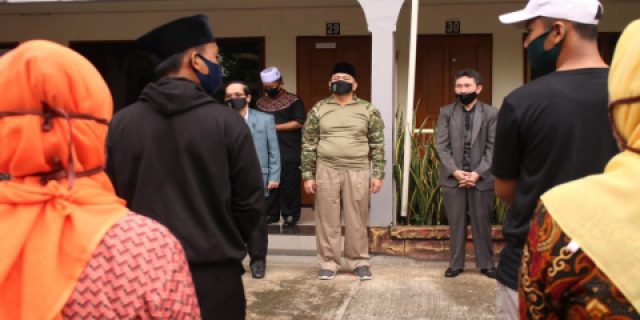 Hari Terakhir MTQ Ke-37 Provinsi SUMUT, Panitia Beri Cinderamata Kepada Supir MTQ, Petugas Kebersihan, Catering Dan Petugas Hotel