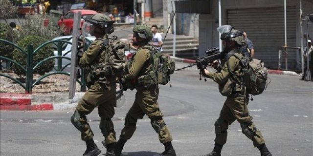 Israel melanjutkan serangan malam hari di Tepi Barat yang diduduki