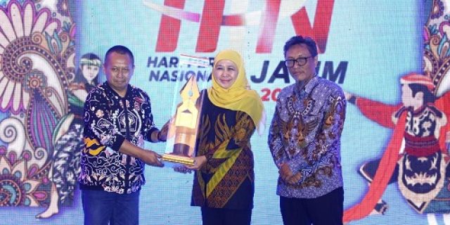 Perkuat UMKM sebagai Backbone Perekonomian Nasional, Gubernur Khofifah Ajak PWI Jatim Masifkan Literasi dan Inklusi Keuangan