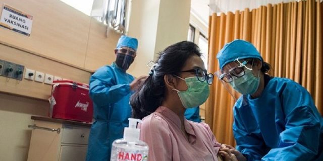 Amankan Bisnis Besar, Vaksinasi Covid-19 Bisa “Dipaksakan”